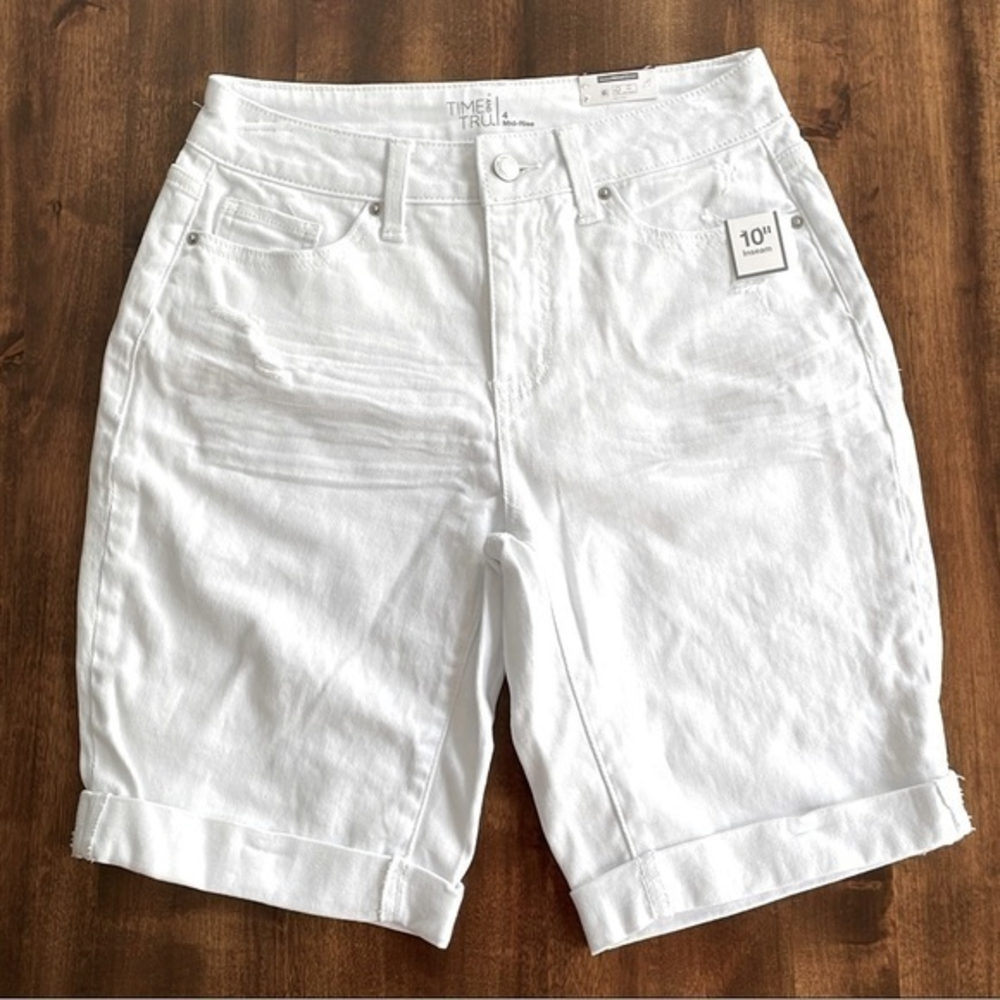 Time and Tru White Mid-rise 10” Inseam Cuffed Denim‎ Jean Shorts - 4
